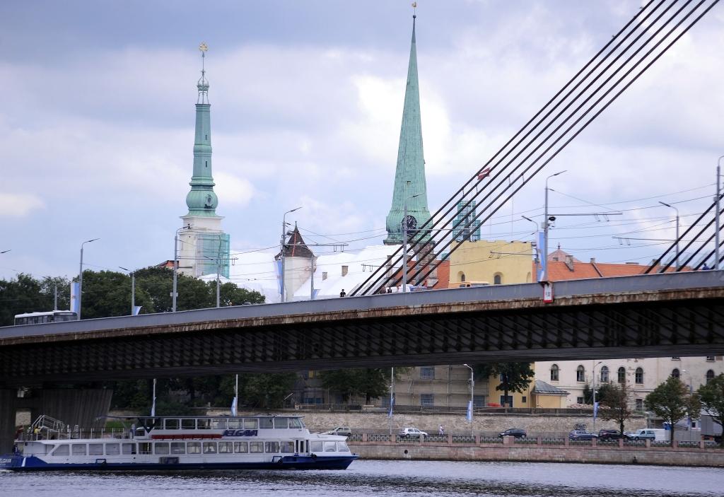 Būvnieku A.C.B. soda par satiksmes kavēšanu uz Vanšu tilta