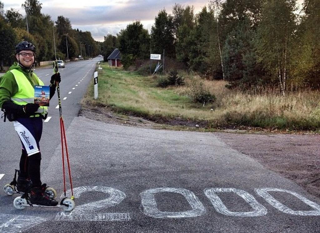 FOTO: Pēc Ginesa rekorda skrituļojošais latvietis pieveicis jau vairāk nekā 2000 km
