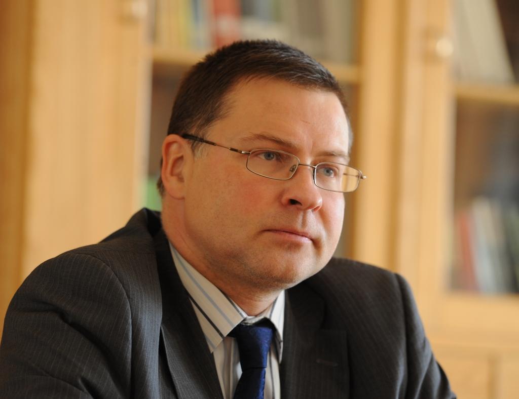 Dombrovskis: Jaunsleinis ir padevies politiskam spiedienam