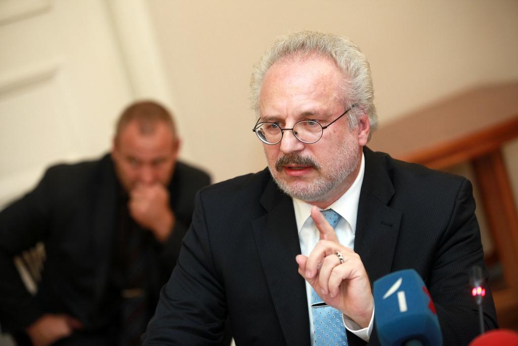 Levits: Tautas dzīvesziņas un kristīgo vērtību iekļaušana preambulā nav obligāta, bet vēlama