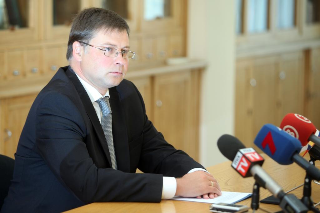Dombrovskis par situāciju ASV: Paraugs, pie kā noved budžeta ultimāti