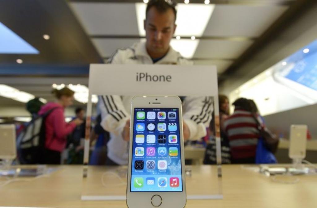 Latvijā jaunos iPhone sāks tirgot 25. oktobrī