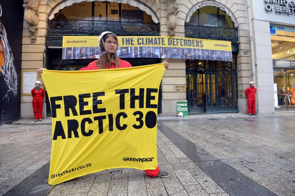 Krievijas izmeklētāji uz Greenpeace kuģa atraduši smagās narkotikas