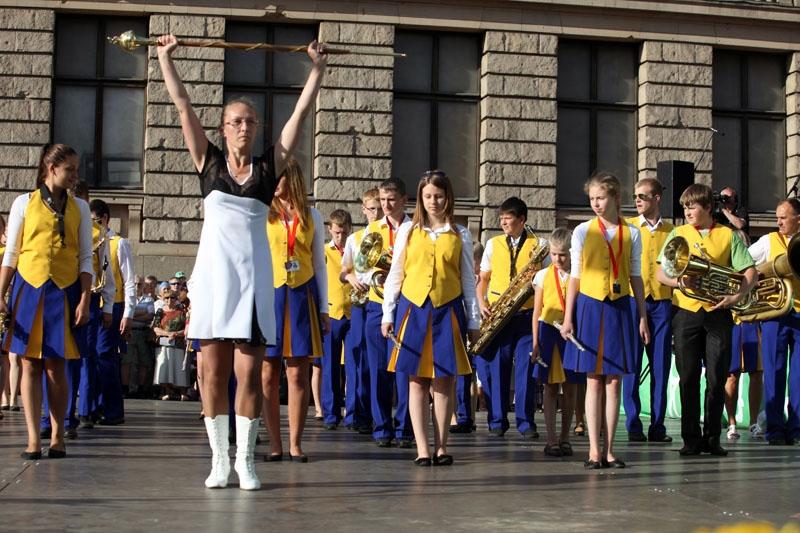 Apbalvojumus saņem 30 kolektīvu vadītāji