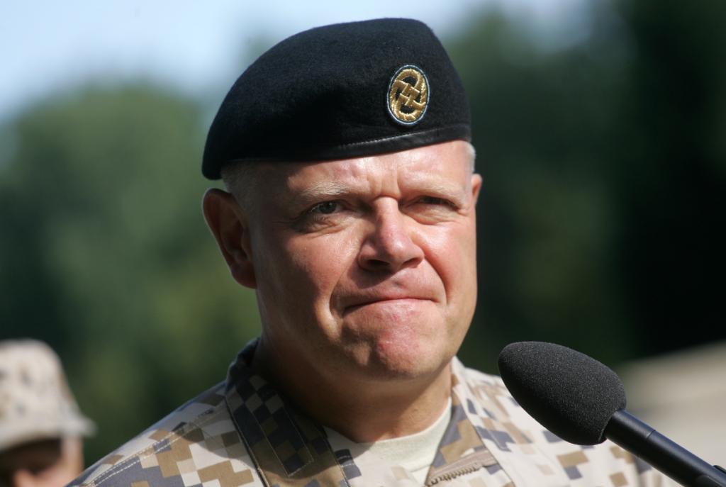Uz Afganistānu pavada vienu no pēdējām rotācijām - 130 karavīrus