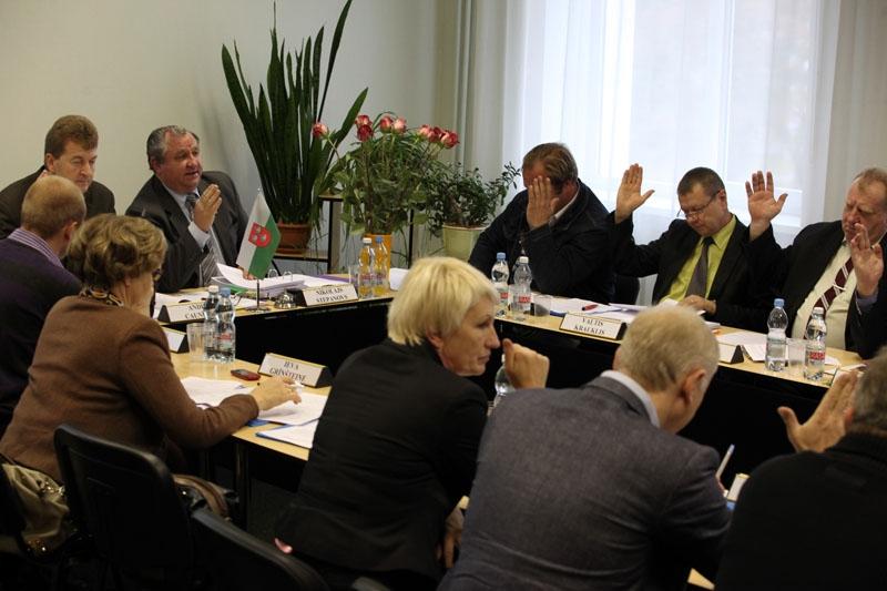 Tomēr lemj par Augulienas ezera zemi