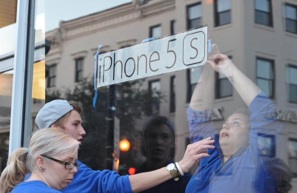 Apple peļņa samazinās, neņemot vērā iPhone pārdošanas apjomu kāpumu