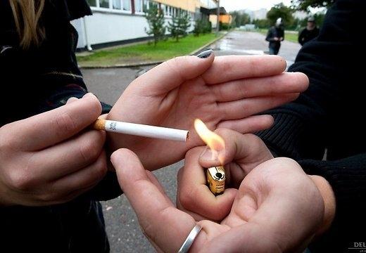 Pieķer smēķējam starpbrīžos