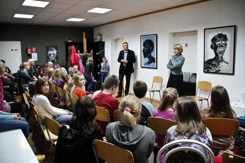 Gulbenes mākslas skolā viesojas dizaineri no Jelgavas