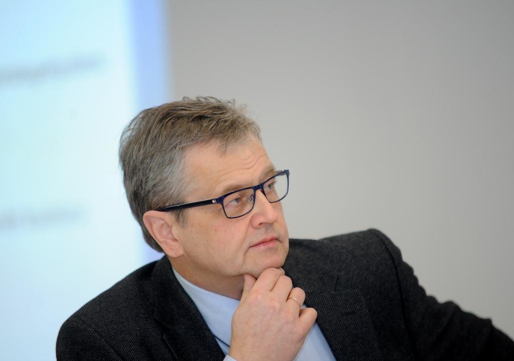 Saeimā par Kasparova iesniegumu diskutē aiz slēgtām durvīm, pēc būtības neskata