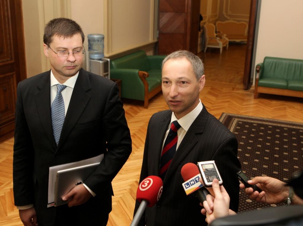 Premjers neprasīs Bordāna demisiju; NA to sauc par koalīcijas līguma pārkāpšanu