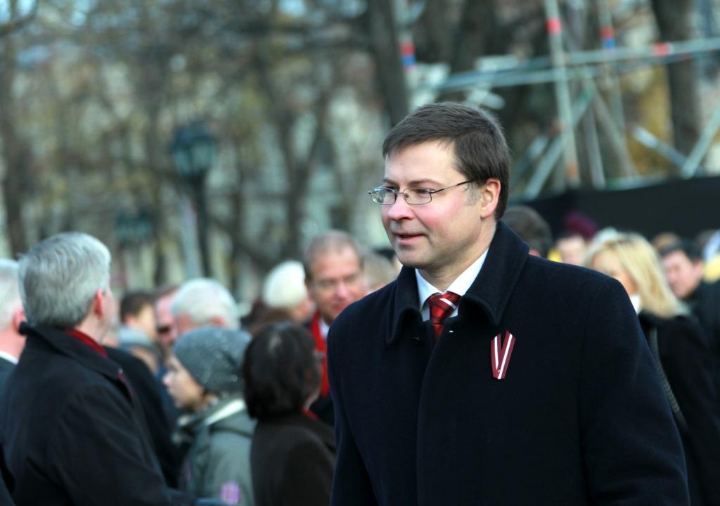 Premjers iegādājies krājobligācijas 1000 latu vērtībā