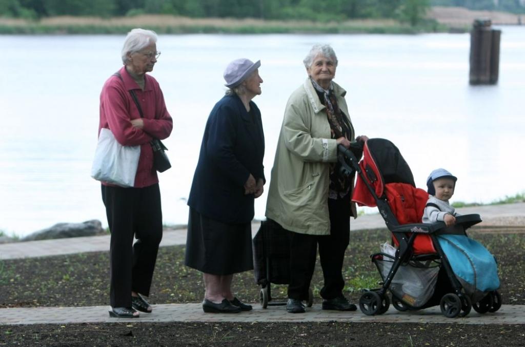 Latvijai sociālās aizsardzības izdevumi zemākie ES
