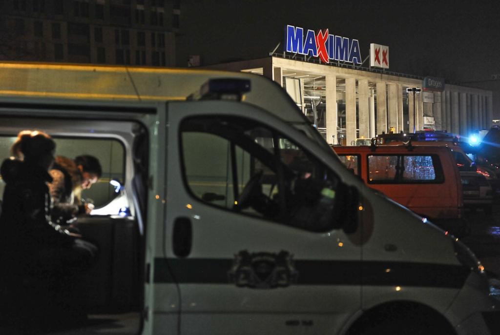 Daži Maxima traģēdijas upuri nav identificēti; policija lūdz tuvinieku palīdzību