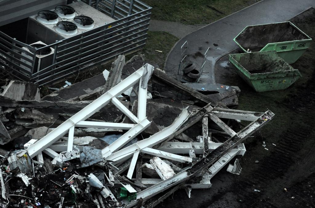 Būvniecības gaitā mainīta Zolitūdes Maxima jumta konstrukcija - viengabala siju vietā izvēlētas divdaļīgas