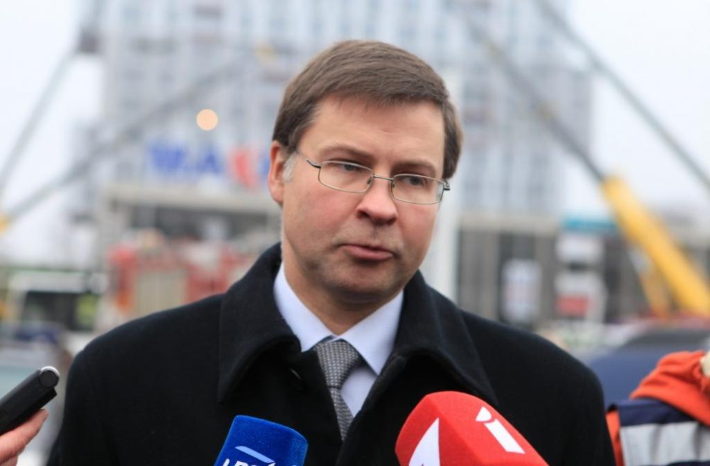Papildināts - Krīt valdība; Dombrovskis paziņo par atkāpšanos; Ušakovs runās vēlāk