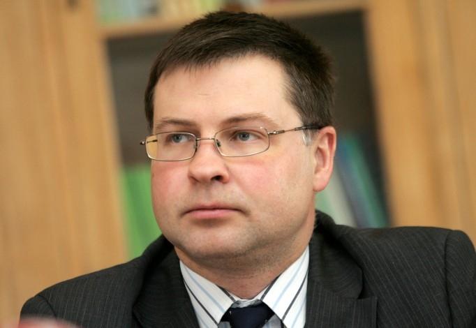 Valdis Dombrovskis atkāpjas no amata