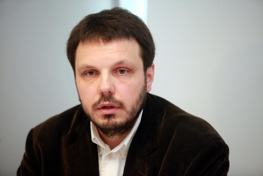 Politologs: Citas koalīcijas meklējumi būtu andelēšanās uz nelaimes fona