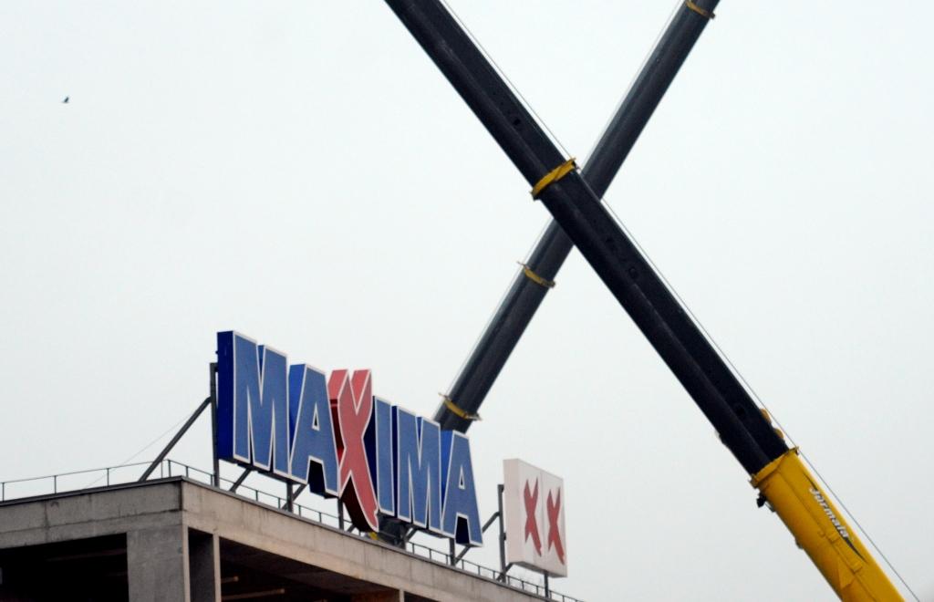 FOTO: Imantā aptur topošās Maxima būvniecību