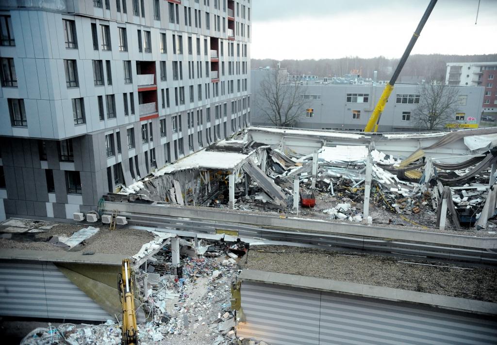 papildināts ar FOTO - Inženieris Kaljass: Zolitūdes lielveikala būvinženieriem nav ne jausmas, kā projektēt šādas konstrukcijas
