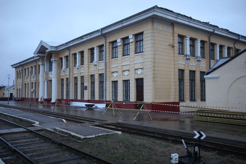 Dzelzceļa stacijai maina jumtu
