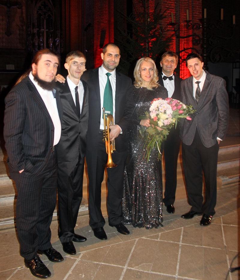 Dzimst jauns duets - Anmary un Ints Teterovskis izpilda "The Prayer"