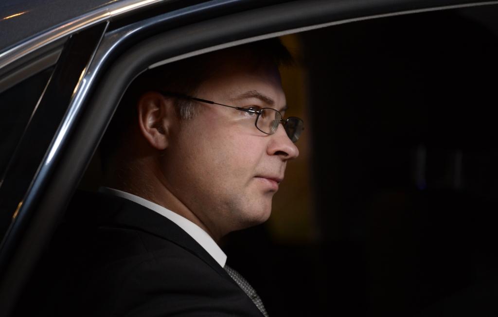 Premjers par situāciju KNAB un traģēdijas sabiedriskās izmeklēšanas komisiju lems nākamgad