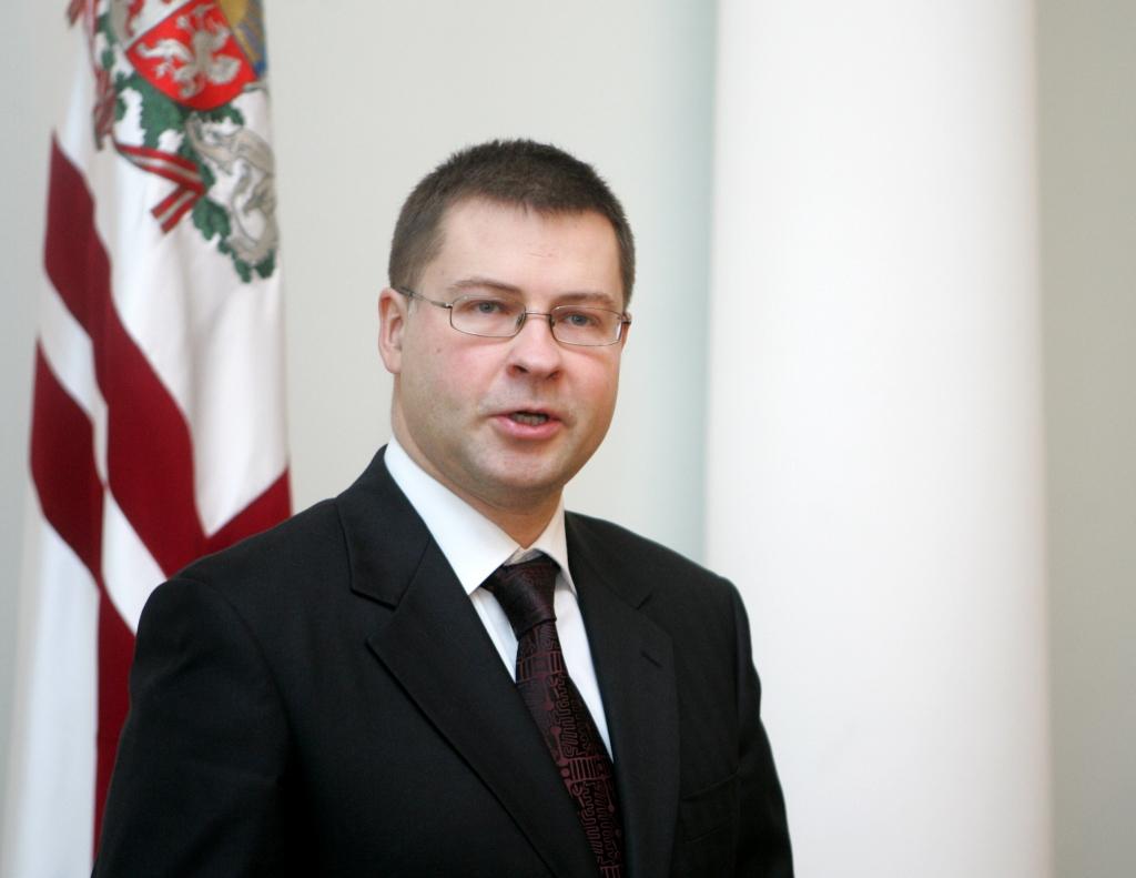 Dombrovskis Ziemassvētkos novēl sajust mieru un atbalstu