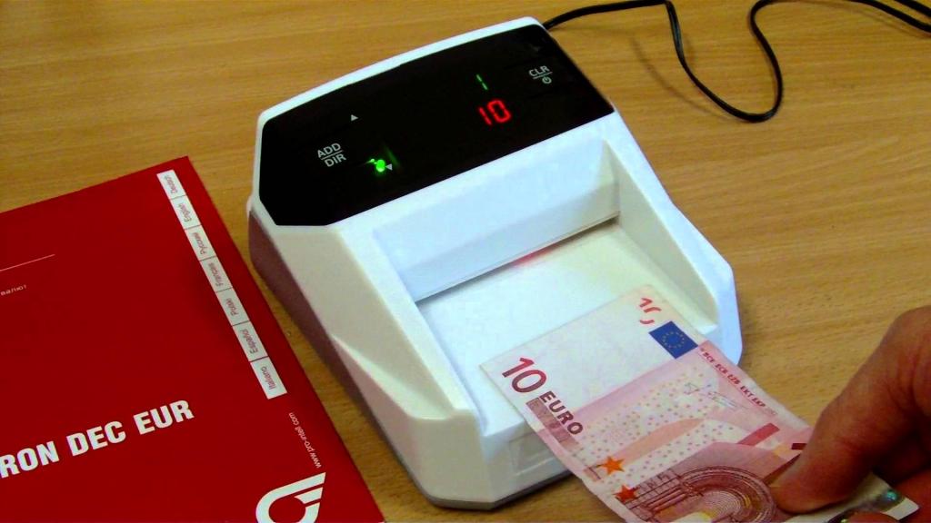 Policija piedāvās iespēju ar detektoru pārbaudīt eiro naudas zīmes
