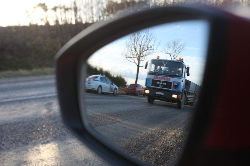 Uzbrauc gājējam, kurš notikuma vietā mirst