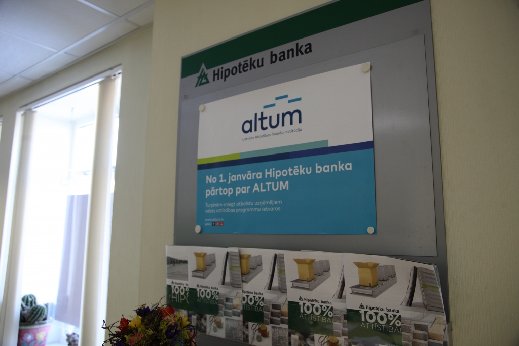 Hipotēku banka arī pēc reorganizācijas darbosies zemes reformā