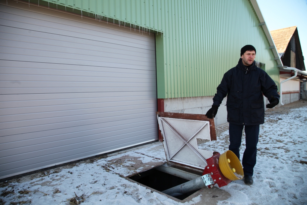 Ierīko modernu mēslu krātuvi