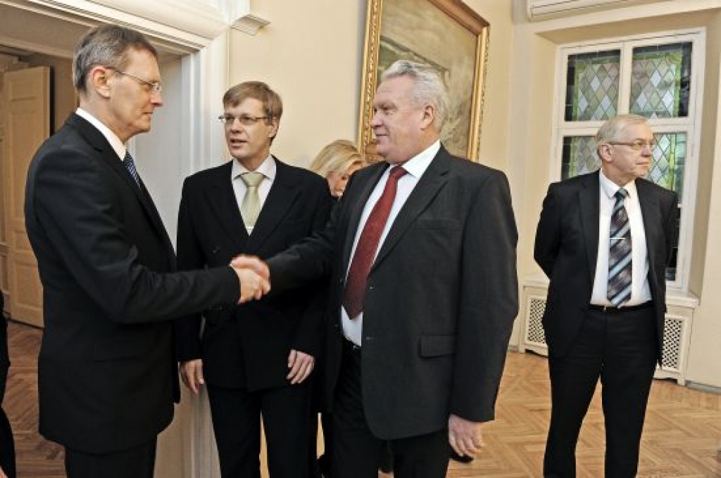 Jāpagūst iepatikties deviņos mēnešos