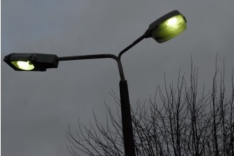 Iedzīvotājus neapmierina apgaismojums pilsētā