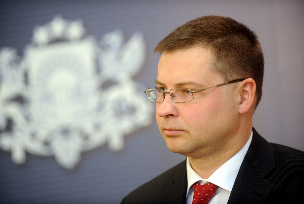 Dombrovski publiski nosauc kā vienu no EK prezidenta amata kandidātiem