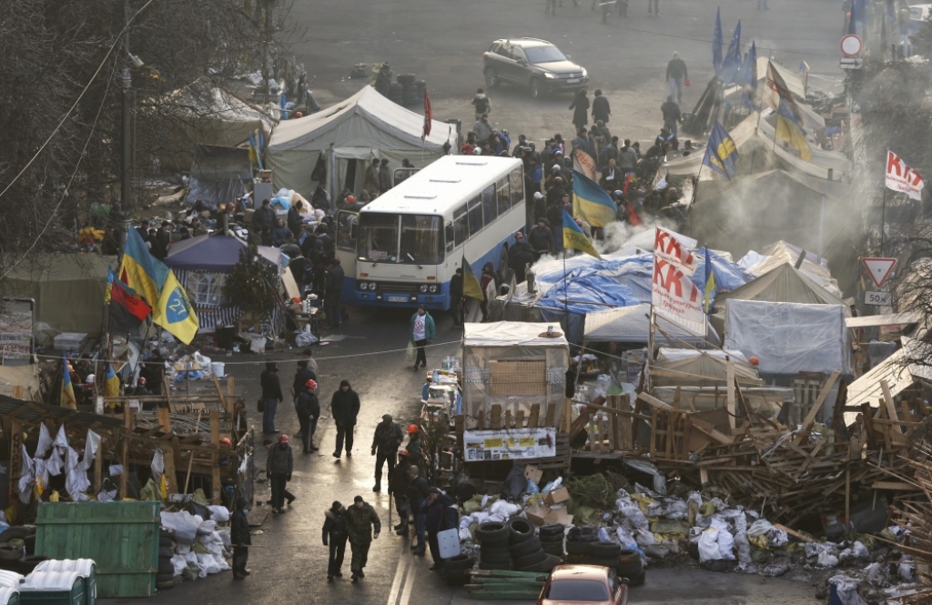 Papildināta -  Protestētāji nepiekrīt Janukoviča un opozīcijas kompromisam