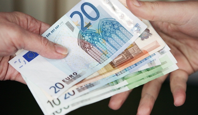 Sociālā palīdzība: apmaksā zobārstu un pasi