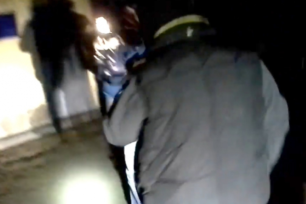 papildināts (10:59) - VIDEO: Sevastopolē piekauj žurnālistus