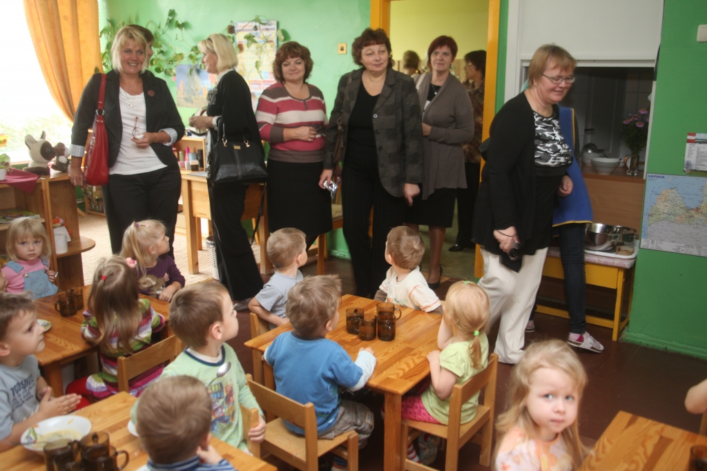 Izstrādā kārtību par uzņemšanu bērnudārza rindā