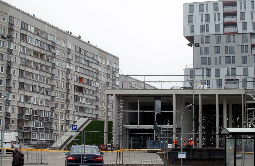 Zolitūdes lielveikala Maxima konstrukcijas brucināšanas eksperiments - pirmās fotogrāfijas