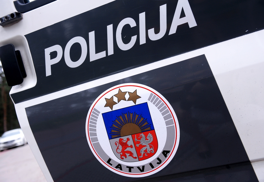Rīgā uzbrauc iereibušam gājējam; pieķer arī 15 dzērājšoferus