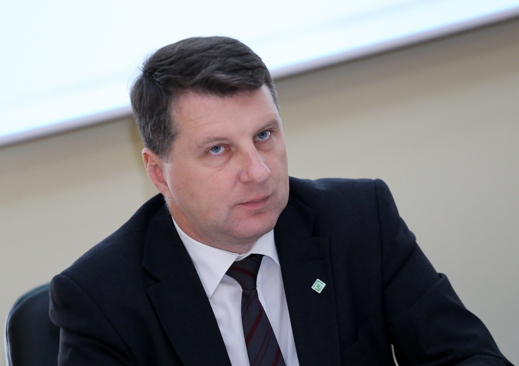 Lūdz izvērtēt apgalvojumus, ka Latvijā protestus draud apspiest ar armiju