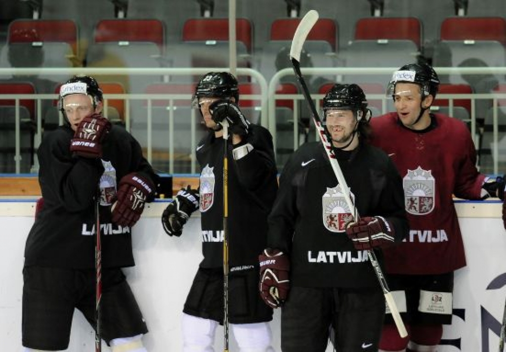 Atjauno pārbaudītu trijnieku