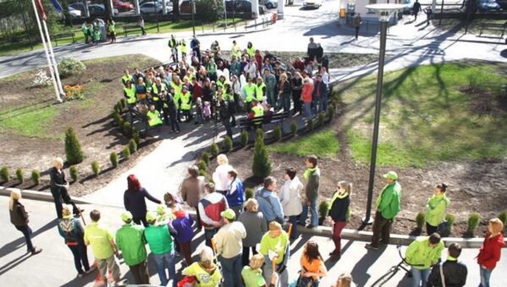papildināts (15:58) - FOTO: Visā Latvijā aktīvi rosās aptuveni 145 tūkstoši talcinieku