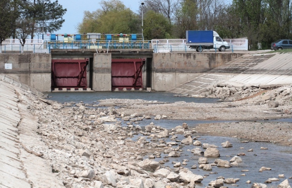 Ukraina pārtrauc ūdens piegādi Krimai