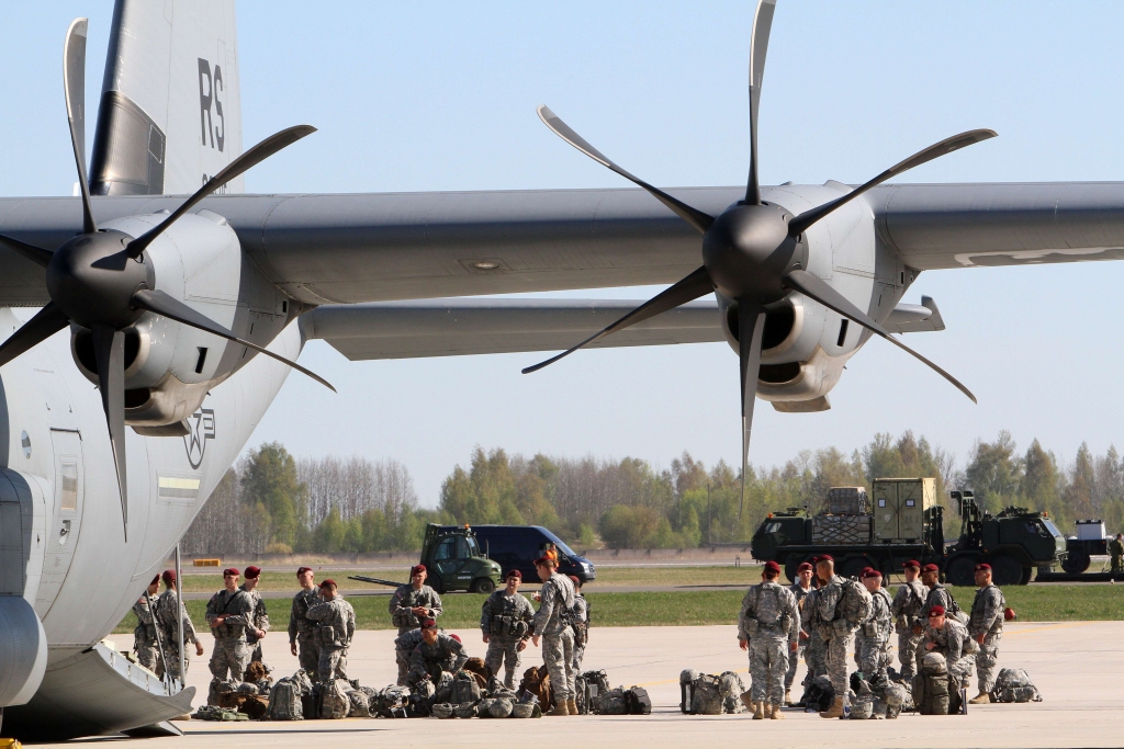 Krieviju satraukušas NATO militārās aktivitātes Austrumeiropā