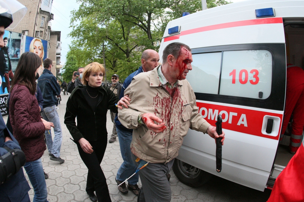 FOTO: Doņeckā sagūstīti septiņi Ukrainas vienotības atbalsta mītiņa dalībnieki