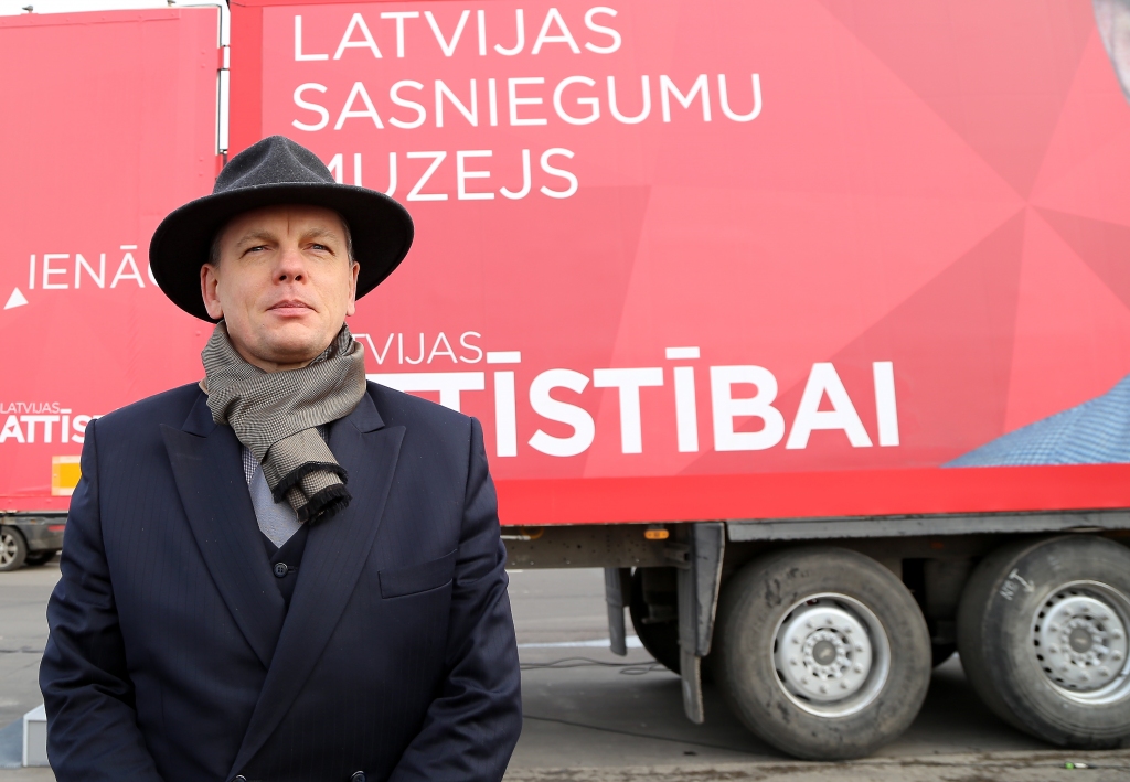 Tviterpērles: Publika pēc Repšes un Rēdera dueļa sajūsmā lauž krēslus