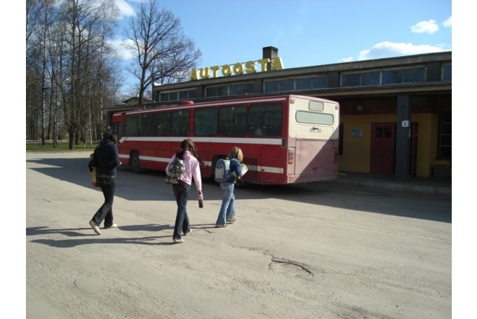 Šodien atklāj eksperimentālu autobusa maršrutu no Alūksnes uz Gulbeni