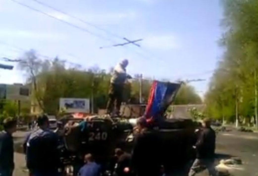 Mariupoles centrā atsākusies šaušana